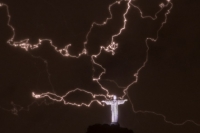 Главный символ Бразилии был поврежден молнией