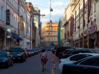 Одна из московских улиц станет полностью пешеходной