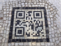 Мозаичный QR-код появился в Праге