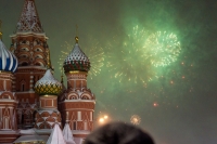 Новогодний салют в Москве перенесен на час вперед