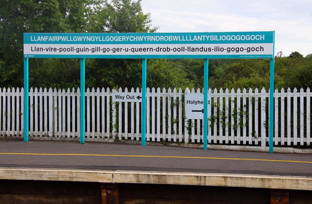 Llanfairpwllgwyngyllgogerychwyrndrobwllllantysiliogogogoch